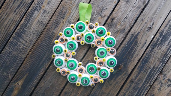 Halloween Wreath, Eyeball Wreath, Hand Painted Eyeball Halloween Wreath