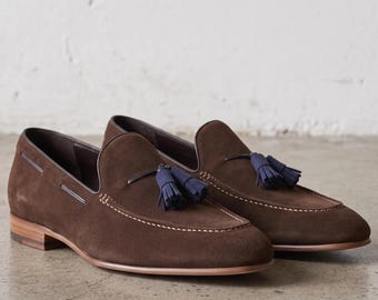 Mocasines de cuero hechos a mano con borlas, de ante marrón, zapatos de vestir sin cordones para hombre.