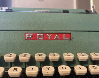 1950’s Royal De Luxe typewriter