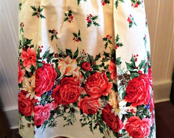 Christmas Border Print Apron, Red Roses and Holly on Cream Background, vintage Cotton Christmas Apron, Holiday Kitchen Decor, Perfect