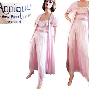 70s Pink Peignoir Set, Rosa Puleo Szule Annique, Stunning Vintage Lacy Nylon Long Nightgown and Robe 2 Piece Fine Lingerie Set Size Small