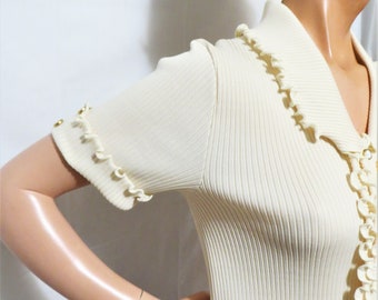 70s Creamy White Knit Top with Ruffle Collar, Ruffle Front Placket, Ruffle Short Sleeves Pullover Polyester Rib Knit Carnaby Street sz small
