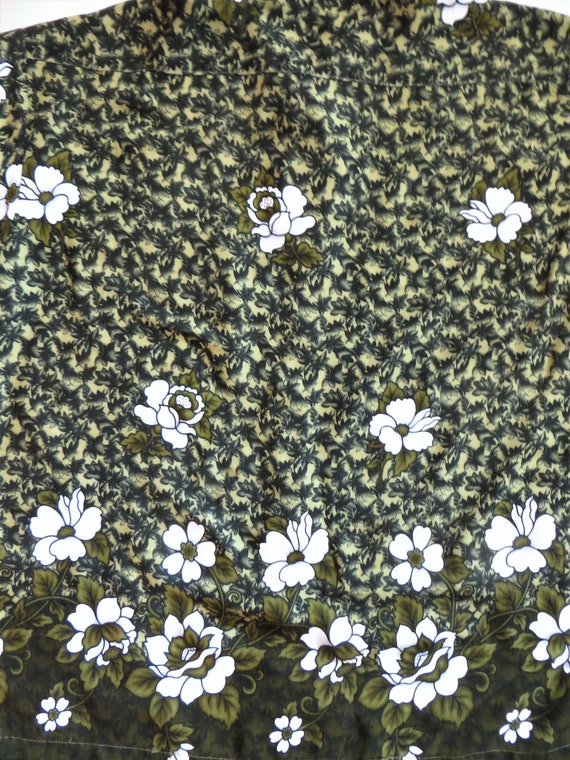 vintage Rayon Hawaiian Shirt, Green White Flower … - image 4