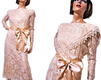 Peach Lace Dress, 70s Does 30s Style, Long Sleeves Big Collar, Romantic Feminine Special Occasion Gown, Vintage Size 9 10