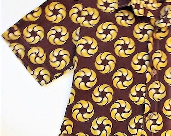 Men's Short Sleeve Shirt, Cotton 3 Pockets, Asian Kawaii, Brown and Gold Pinwheel Print, Casual Shirt, Retro Unisex Men Women
