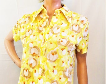 70er Kurzarm Strickoberteil, Große Dagger Kragen Bluse, Alex Coleman Flower Power Polyester Gelb Braun Orange Print, small Medium