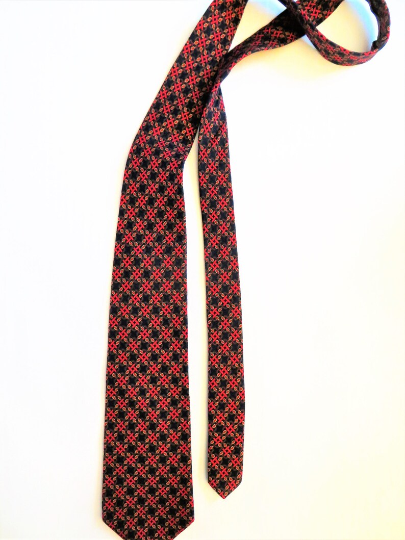 Red Navy Blue Classic Small Pattern Handmade in USA Brooks Brothers Silk Necktie Mint Unused Gift for Him