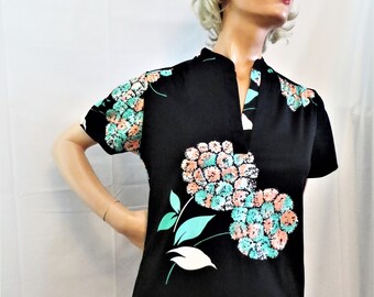 60s 70s  Knit Top Polyester Flower Power Pullover Blouse, Black Teal Coral Large Floral Print, Short Sleeve Top, vintage size small