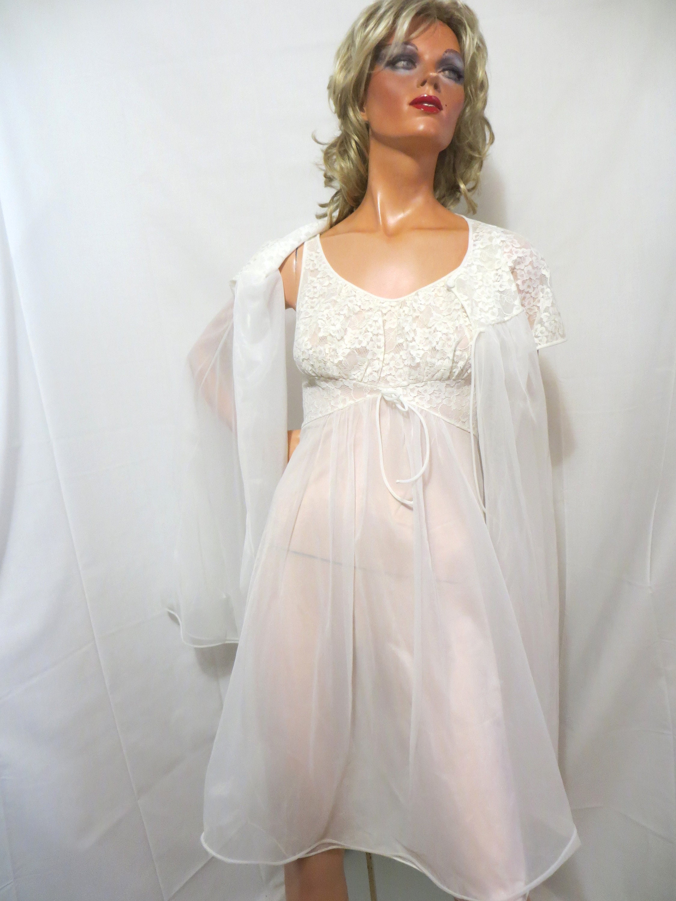 White Vanity Fair Peignoir Set 50s 60s Sheer Nylon Double Layer Nightgown Robe Lace Bodice Sexy 2 Piece Lingerie Set Size 30 Small Etsy UK