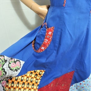 40s Feedsack Apron, Handmade Blue Cotton Patchwork Full Apron, Keyhole Back Tulip Flower Pocket, Vintage Farmhouse Cottagecore Kitchen Decor