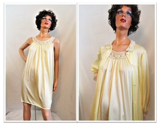 70s Peignoir Set, Lorraine Short Yellow Nightgown… - image 1