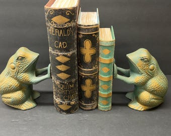 Sujetalibros antiguos de hierro fundido con forma de rana - Par de topes de puerta con forma de sapo verde y dorado.