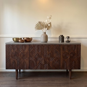 Armario tallado a mano / Aparador de madera hecho a mano / Muebles personalizados de madera maciza de mediados de siglo / Decoración moderna para sala de estar