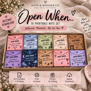 Könnte beinhalten: Ein Set aus zehn bunten, ausdruckbaren Umschlägen in einer Pappschachtel, die jeweils mit Open When und Texten wie you need a hug oder you are feeling sad beschriftet sind. Die Umschläge zeigen Illustrationen von Herzen und Sternen.