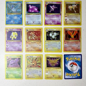 Fossil Första Upplagan Set med 16 Replika Holografiska Pokémon Proxykort