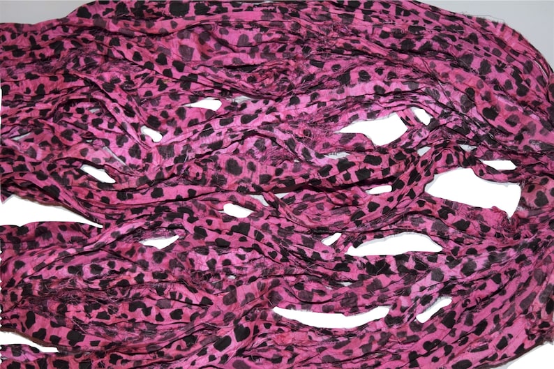 100 gram Recycled Sari Silk Ribbon Ribbon Pink Heart Block Print