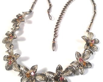 Back Yard Pond. 1950's Goldtone and Rhinestone Floral Necklace