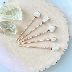 Clear Quartz Crystal Plant Charm - Pure Energy for Your Indoor Oasis - Electro-culture for your indoor plants - One Charm