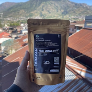 Nyrostade indonesiska robustakaffebönor, 150 g hela bönor och malda