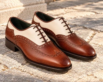 Bruine en crèmekleurige tweekleurige brogue-oxfordschoenen met vleugelneus voor heren, handgemaakte leren geklede schoenen