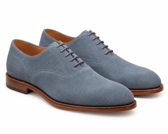 Heren Oxford schoenen van suède in pastelblauw, handgemaakte nette schoenen met leren zool.