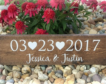 Wedding Date Sign | Bridal Shower Gift | Save the Date Photo Prop | Wedding Name Sign | Wedding Gift | Wedding Décor | Engagement Gift