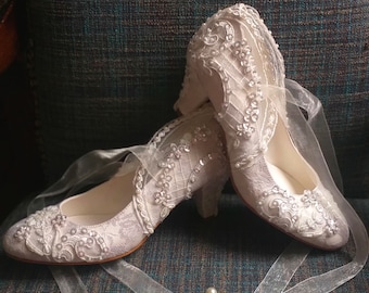 Lace Wedding Shoes for Bride with Pearls and Sequins, Low Heels