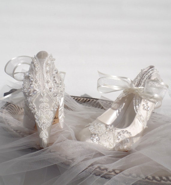 Elegant wedding shoes 2025