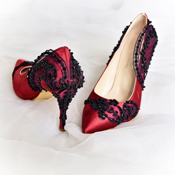 black dress red shoes wedding Black Dress with Red Shoes and Bag