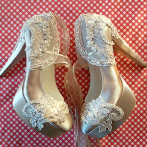 Lace Wedding Shoes, Champagne Bridal Shoes closed toes