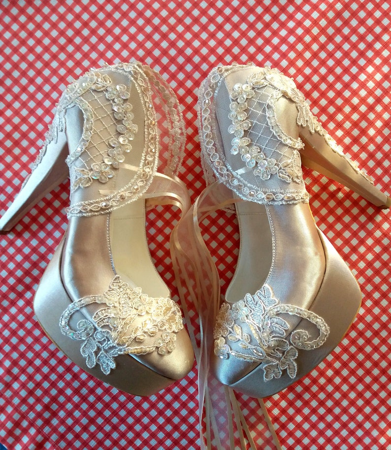 Lace Wedding Shoes, Champagne Bridal Shoes closed toes