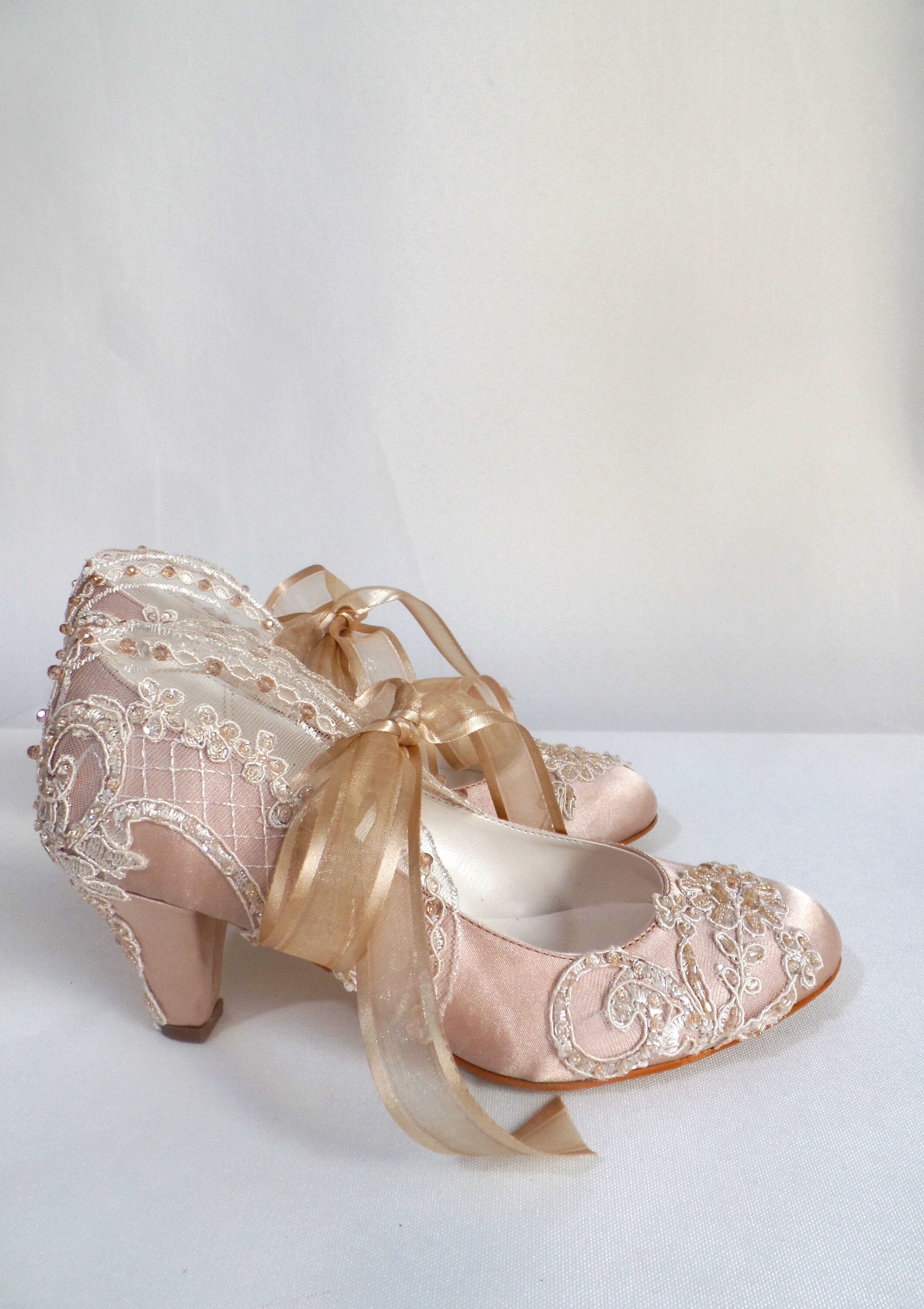 Champagne lace shoes shop