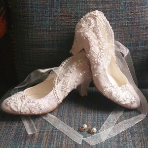 Lace Wedding Shoes for Bride with Pearls and Sequins, Low Heels