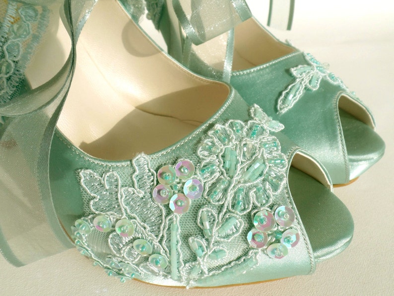 sage green shoe laces