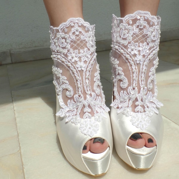 British Style Thick Heel Pearl Boots
