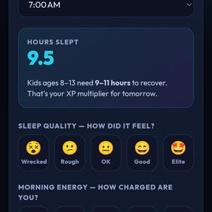 Può includere: Un'interfaccia di app mobile intitolata Sleep Quest che mostra una schermata di registro notturno. Indica 9,5 ore di sonno, valutazioni della qualità del sonno da Wrecked a Elite, livelli di energia da Empty a Max Power e umore da Rough day a Unstoppable.