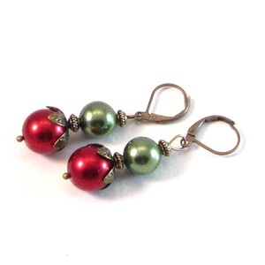Red & Green Glass Pearl and Antiqued Brass Filigree Earrings, Red Jewelry, Green Jewelry, Christmas Jewelry, Holiday Jewelry, Womens Fashion