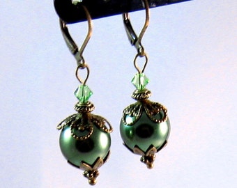 Forest Green Pearl & Swarovski Crystal Dangle Earrings, Downton Abbey Collection, Green Jewelry, Pearl Jewelry, Vintage Inspired