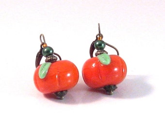 Pumpkin Lampwork Glass, Green Pearl & Antique Brass Earrings, Orange Jewelry, Halloween, Fall Jewelry, Fall Fashion, Pumpkin Jewelry