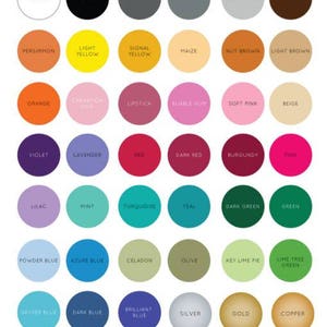 K&ouml;nnte beinhalten: Eine Farbkarte mit 48 verschiedenen Farbmustern, darunter Wei&szlig;, Schwarz, Grau, Braun, Gelb, Orange, Rot, Rosa, Lila, Blau, Gr&uuml;n, T&uuml;rkis, T&uuml;rkis und Metallic-Farben. Die Karte ist unten mit "METALLICS" beschriftet.