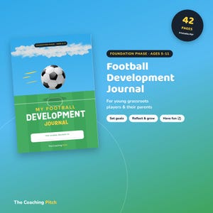 Puede incluir: Un diario de desarrollo de fútbol en PDF imprimible de 42 páginas para edades de 5 a 11 años. La portada muestra un balón de fútbol, un cielo azul con nubes y un campo verde. Texto: "Foundation Phase", "My Football Development Journal".