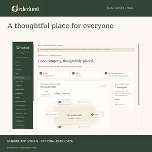 Peut inclure: Une interface num&eacute;rique pour l'application Orderlumi affichant un tableau de bord de plan de table. L'&eacute;cran pr&eacute;sente une barre lat&eacute;rale vert fonc&eacute; avec des menus de navigation et une zone principale beige clair montrant les listes d'invit&eacute;s.