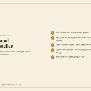 May include: A beige instructional graphic with dark brown text titled 'SO DRUCKST DU Einmal einstellen'. It lists five numbered steps for printing PDF files, including paper size settings, scaling to 100 per cent, hole punching, and paper weight recommendations.