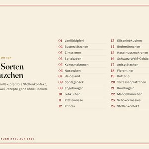 K&ouml;nnte beinhalten: Ein cremefarbenes, rechteckiges Schild mit einem d&uuml;nnen roten Rand. Der Text lautet 24 Sorten Pl&auml;tzchen und listet 24 Keksarten von 01 Vanillekipferl bis 24 Stollenkonfekt auf, erg&auml;nzt durch den Text Von Vanillekipferl bis Stollenkonfekt, dazu zwei Rezepte ganz ohne Backen.