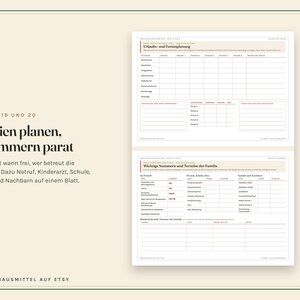 Peut inclure: Un ensemble de deux pages de planification imprimables comprenant un calendrier de vacances sur la feuille sup&eacute;rieure et une liste de contacts et de rendez-vous familiaux sur la feuille inf&eacute;rieure. Le texte inclut 'Urlaubs- und Ferienplanung' et 'Wichtige Nummern und Termine der Familie' avec des grilles organis&eacute;es pour suivre les dates, les noms et les informations de contact d'urgence.