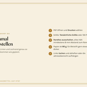 May include: A beige instructional graphic with a thin gold border. The text reads: SO DRUCKST DU Einmal einstellen. It includes a numbered list from 1 to 5 with German instructions for printing a PDF, setting paper size, margins, and paper weight.