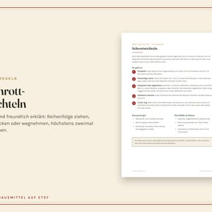 Peut inclure: Une fiche d'information blanche intitul&eacute;e Schrottwichteln avec du texte noir d&eacute;taillant les r&egrave;gles du jeu, incluant des &eacute;tapes num&eacute;rot&eacute;es pour tirer, d&eacute;baller et &eacute;changer des cadeaux, ainsi que des listes d'objets adapt&eacute;s ou non &agrave; l'&eacute;change.