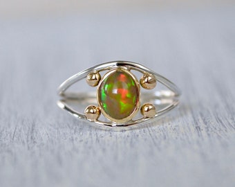 Opal Ring, Opal//Ethiopian Opal Ring//Gold//Gold Opal Ring//18K Gold Opal Ring//Sterling Silver Gold Opal Ring//Size 8.5