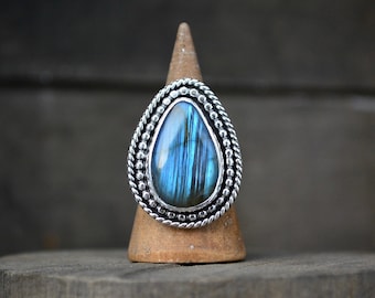 Labradorite Statement Ring,Size 7.25,Labradorite Ring,Labradorite,Bold Labradorite Ring,925 Sterling Silver,Blue Labradorite,Bold