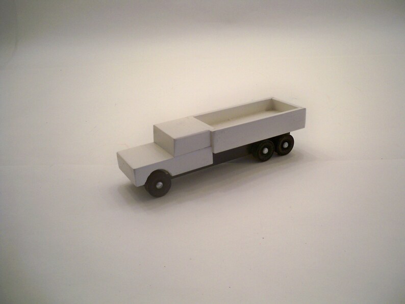 Classic Style Wood Toy Toy Flat Bed Truck Kids Wood Toy A Toy For Boys and Girls Wood Truck